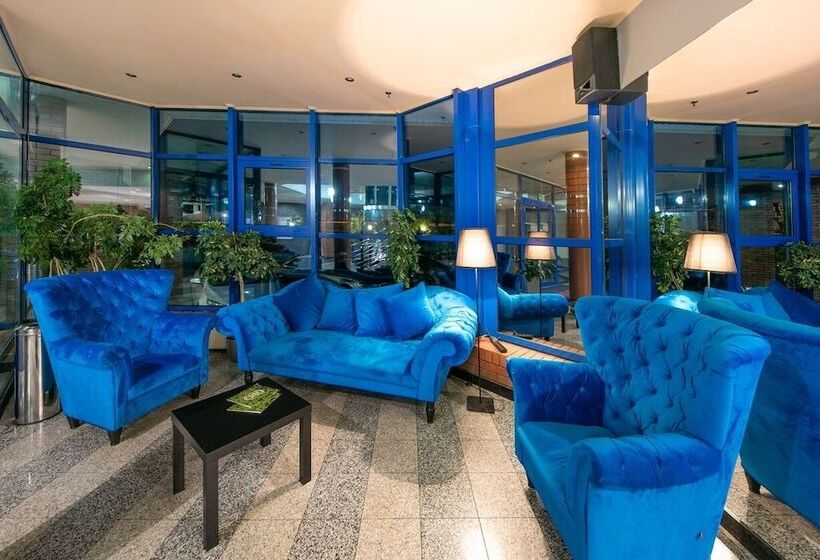 酒店 500 W Strykowie