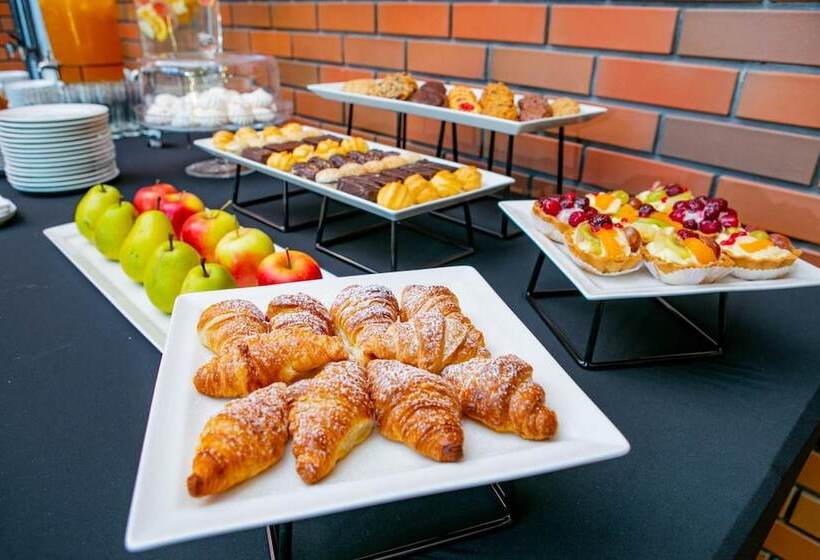 酒店 500 W Strykowie