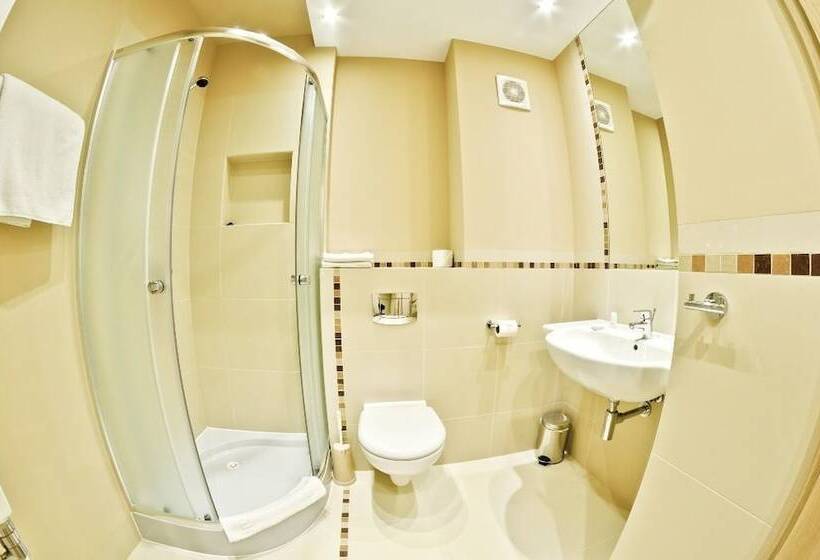 酒店 500 W Strykowie