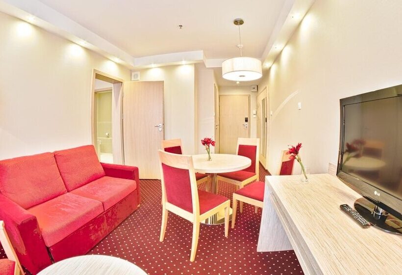 酒店 500 W Strykowie