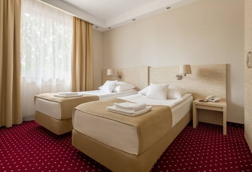 酒店 500 W Strykowie