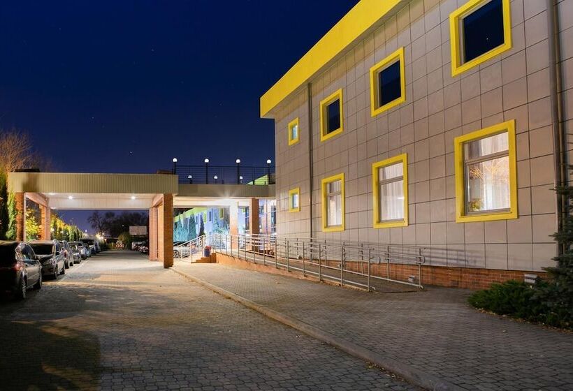 酒店 500 W Strykowie