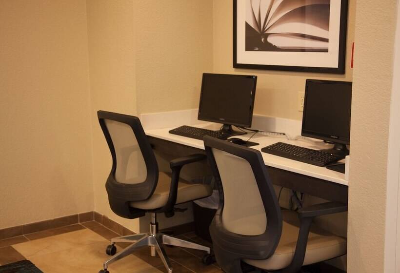 فندق Candlewood Suites Alexandria, An Ihg