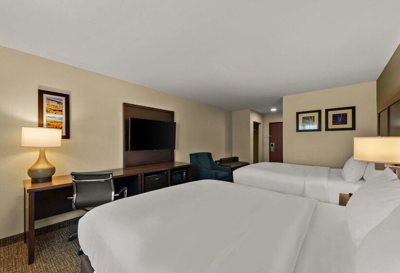 Отель Comfort Inn & Suites Atoka