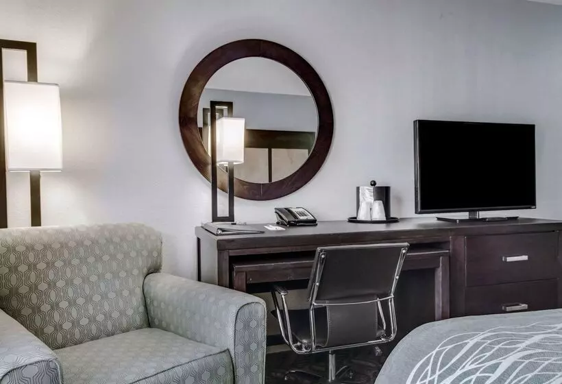 هتل Comfort Inn & Suites I10 Airport