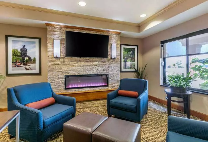 ホテル Comfort Suites Hopkinsville Near Fort Campbell