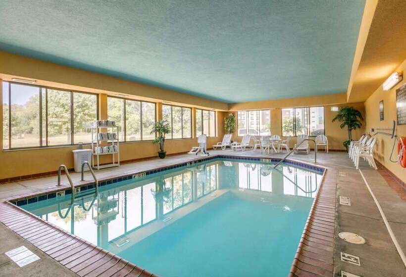 ホテル Comfort Suites Hopkinsville Near Fort Campbell