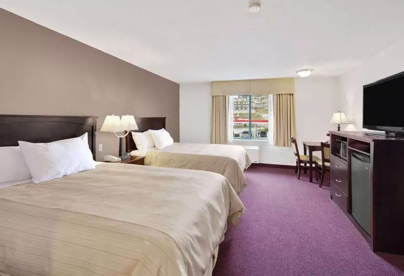 ホテル Days Inn By Wyndham Kamloops Bc
