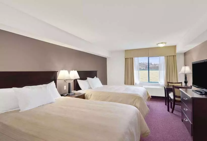 ホテル Days Inn By Wyndham Kamloops Bc