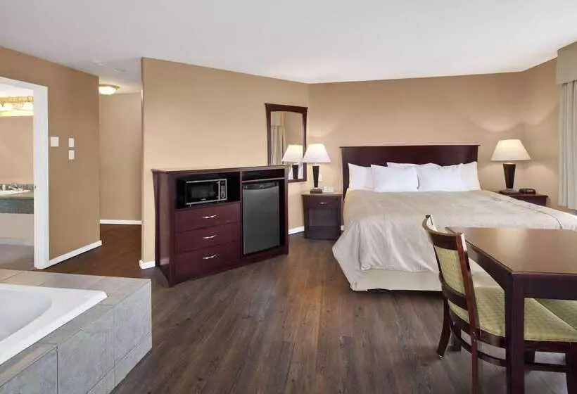 ホテル Days Inn By Wyndham Kamloops Bc