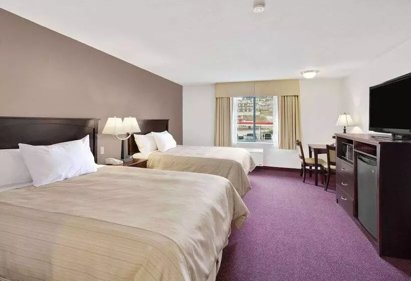 ホテル Days Inn By Wyndham Kamloops Bc