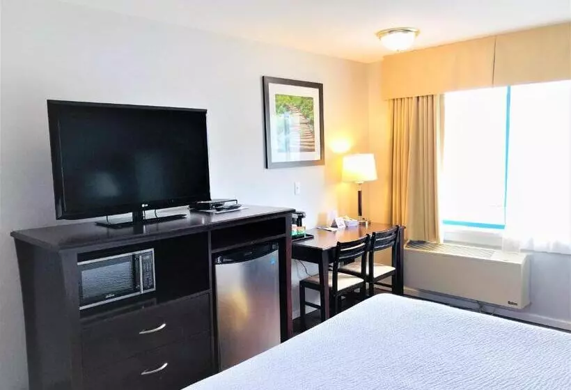 ホテル Days Inn By Wyndham Kamloops Bc
