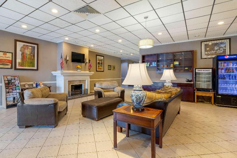 Отель Days Inn By Wyndham Hinesville Near Fort Stewart, Newly Renovated, Free Hot Breakfast, Restaurant An