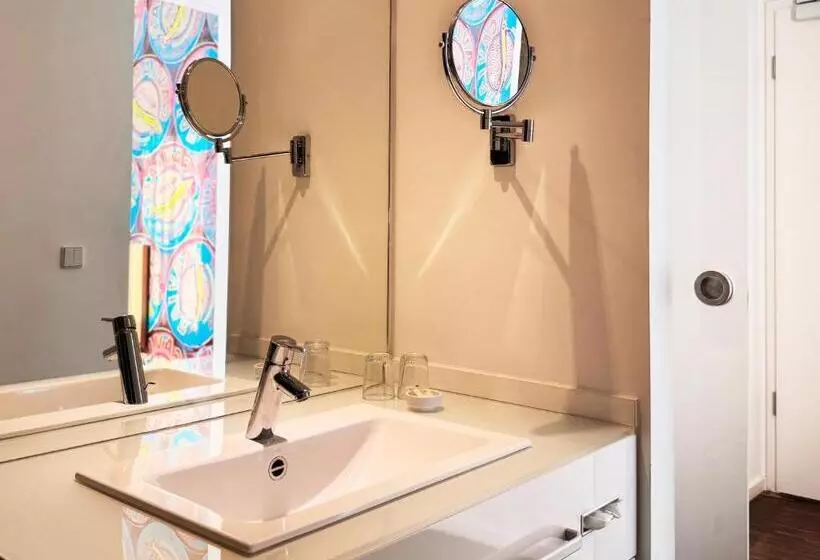 Hotelli Grimm's Berlin Mitte