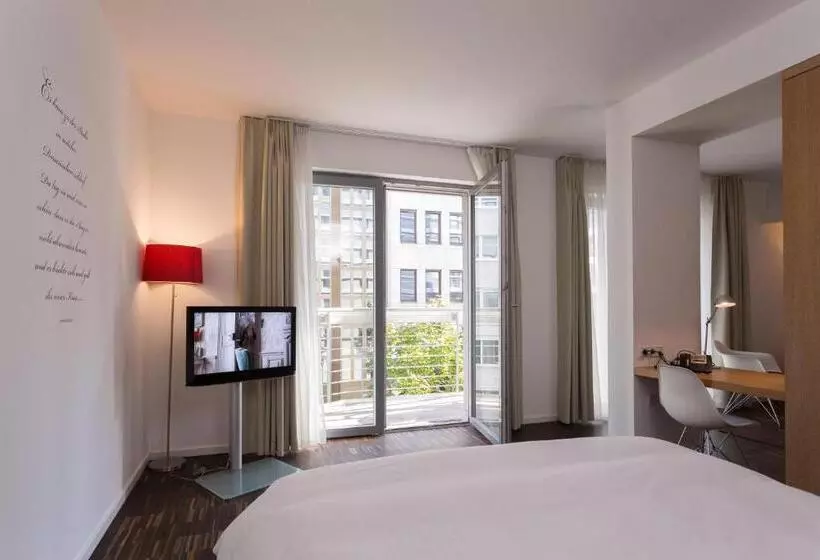 Hotelli Grimm's Berlin Mitte