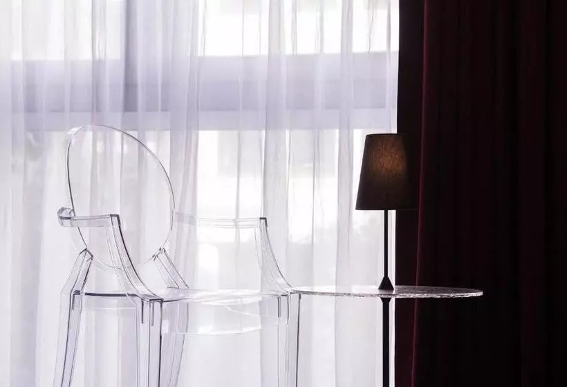 Hotelli Grimm's Berlin Mitte