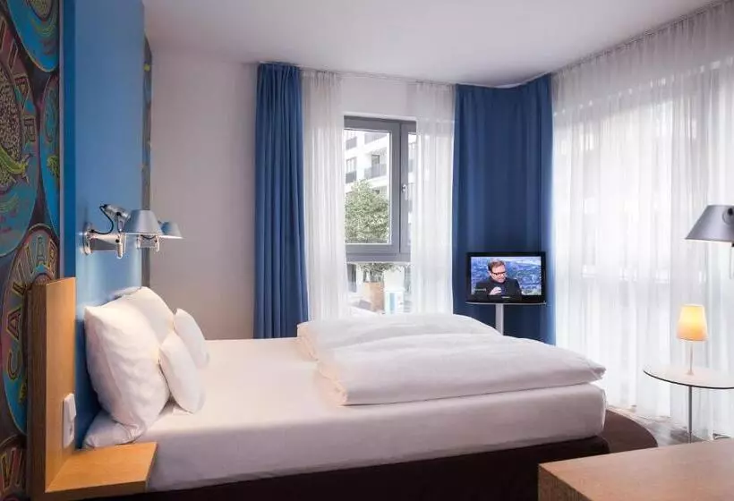 Hotelli Grimm's Berlin Mitte