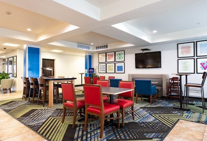Holiday Inn Express Hotel & Suites Evanston, An Ihg