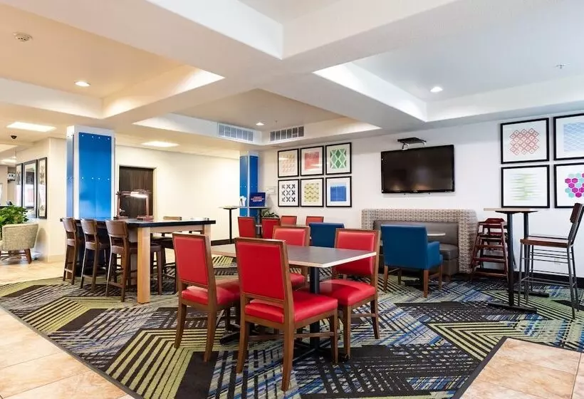 Holiday Inn Express Hotel & Suites Evanston, An Ihg
