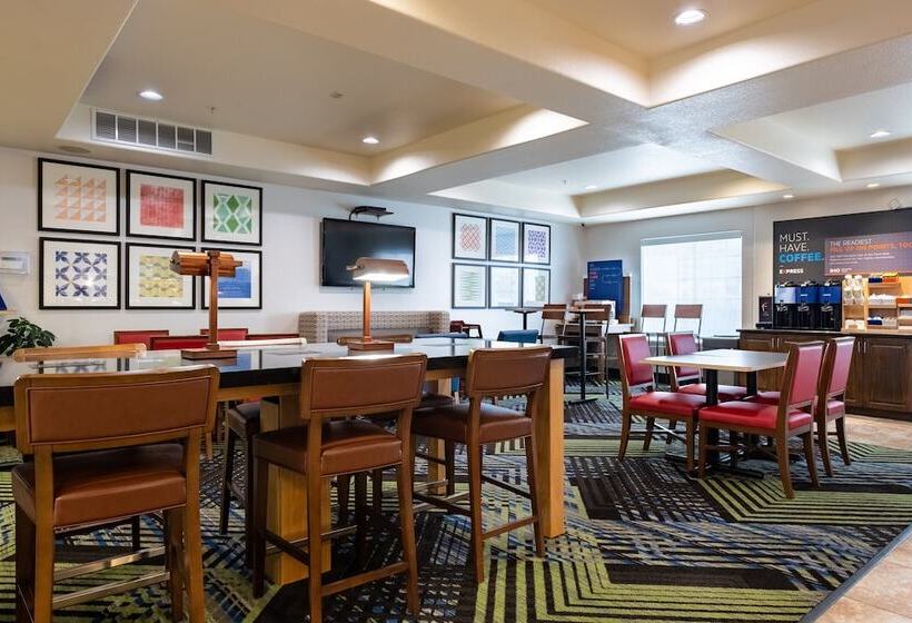 Holiday Inn Express Hotel & Suites Evanston, An Ihg