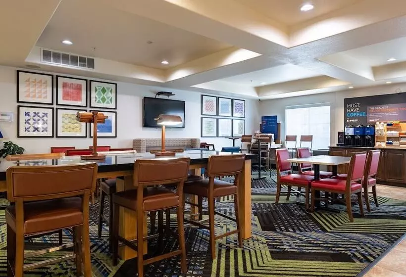Holiday Inn Express Hotel & Suites Evanston, An Ihg