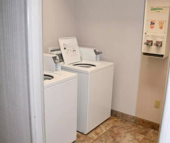 Holiday Inn Express Hotel & Suites Evanston, An Ihg