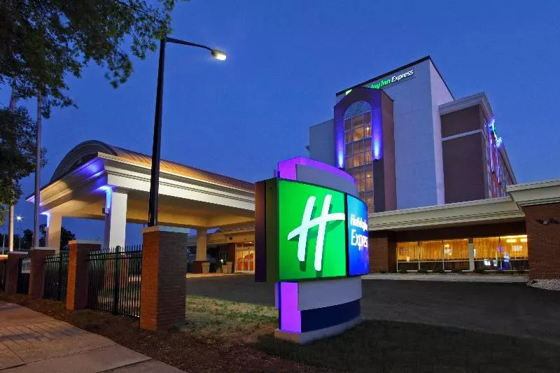 ホテル Holiday Inn Express Augusta Downtown, An Ihg