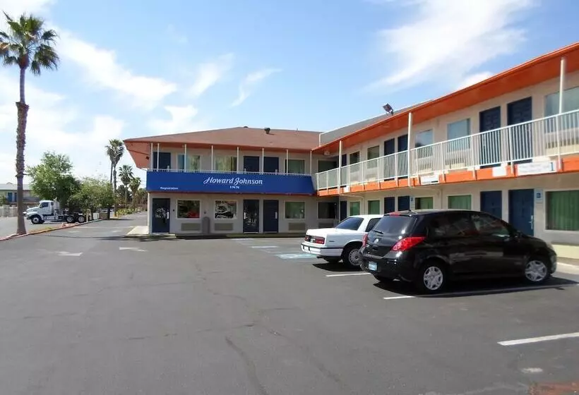 Hotel Howard Johnson By Wyndham Las Vegas Near The Strip