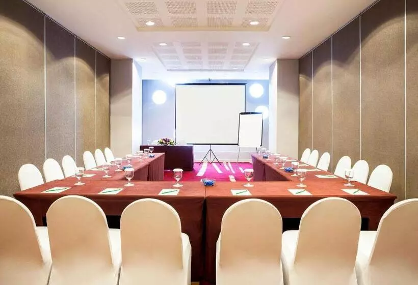 בית מלון כפרי Ibis Styles Malang