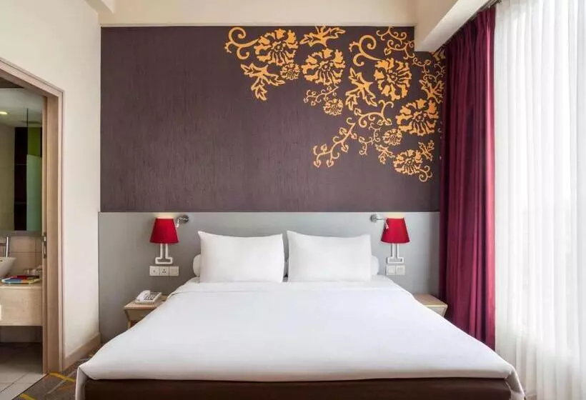 בית מלון כפרי Ibis Styles Malang