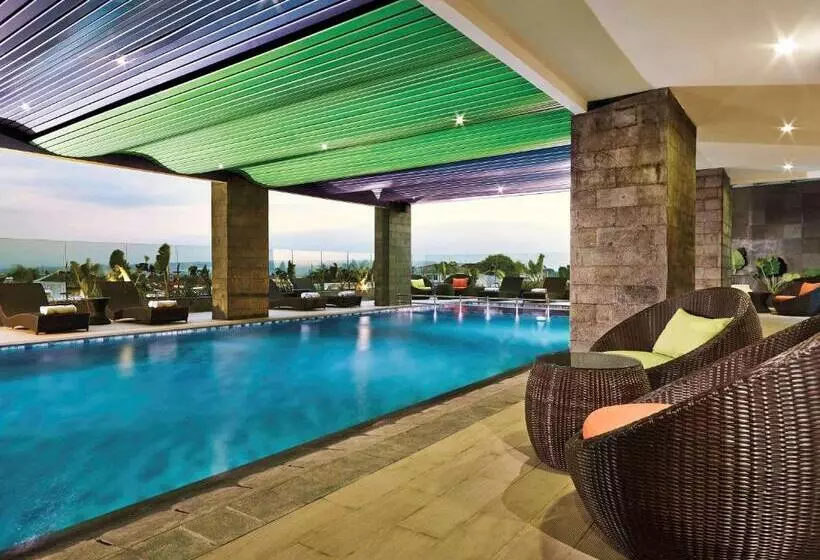 בית מלון כפרי Ibis Styles Malang