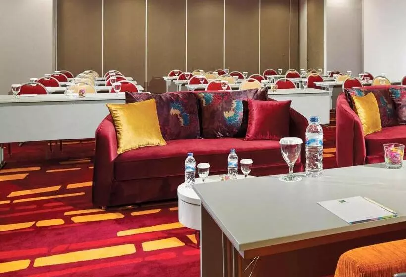 בית מלון כפרי Ibis Styles Malang