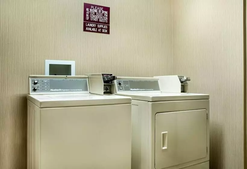 호텔 Everspring Inn & Suites