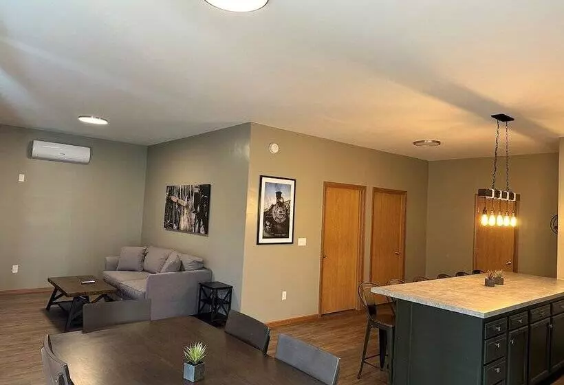 호텔 Everspring Inn & Suites