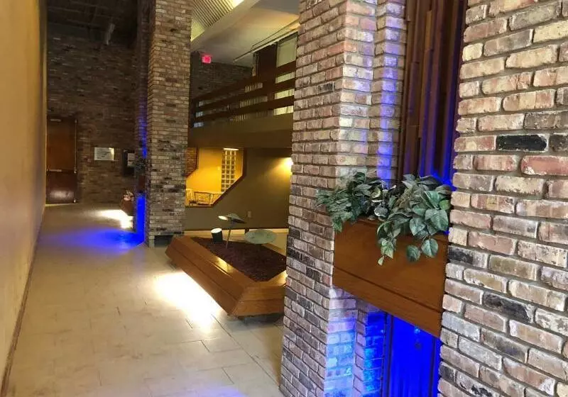 Отель Michigan City Inn