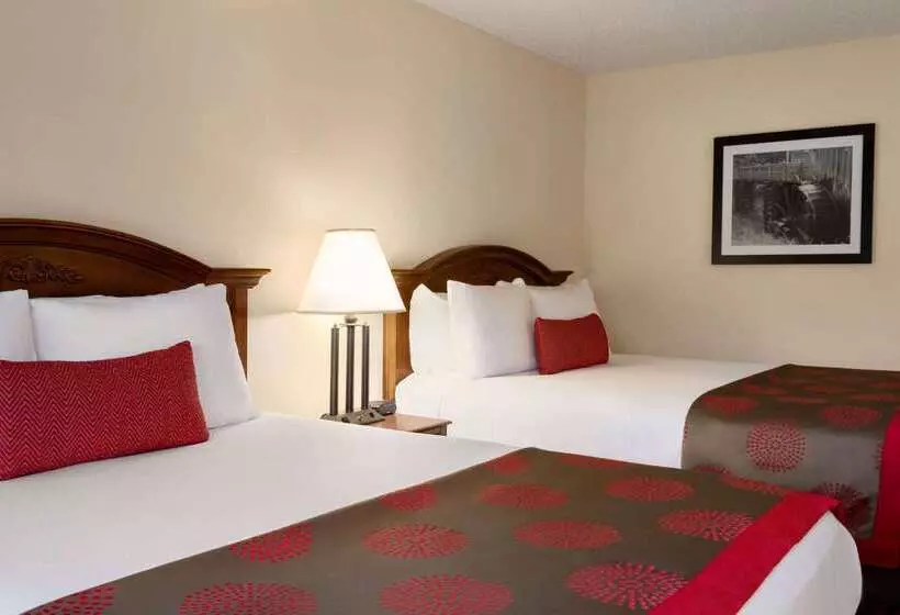 호텔 Ramada By Wyndham Pigeon Forge North
