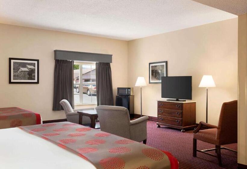 בית מלון כפרי Ramada By Wyndham Pigeon Forge North