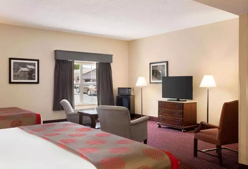 호텔 Ramada By Wyndham Pigeon Forge North