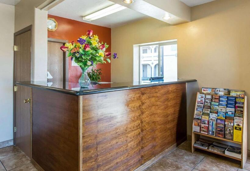 هتل Riverton Inn & Suites