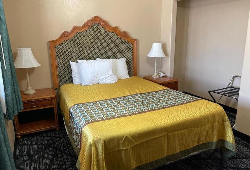 هتل Riverton Inn & Suites