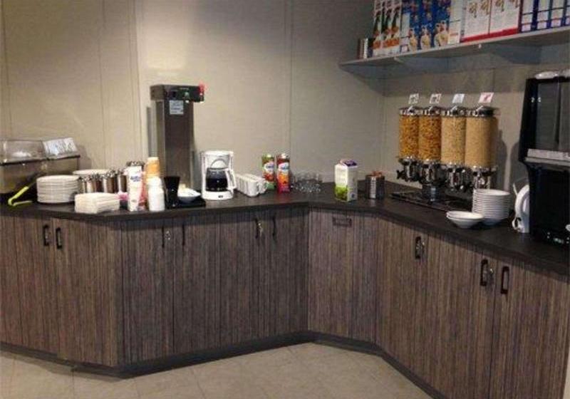 호텔 Rodeway Inn Schefferville