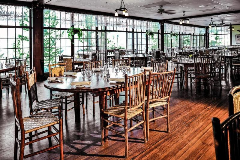 هتل The Historic Crags Lodge