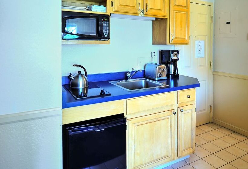 هتل The Historic Crags Lodge