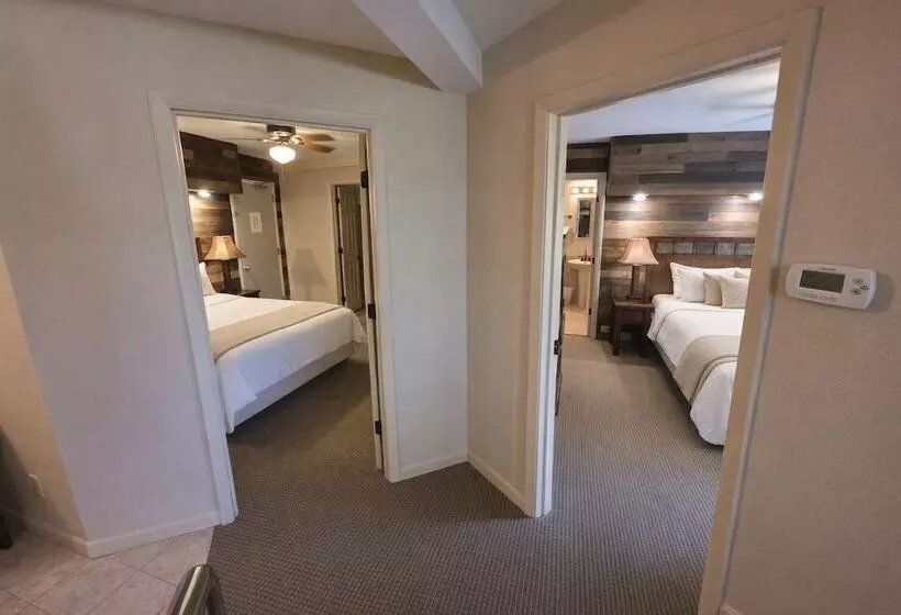 ホテル The Historic Crags Lodge