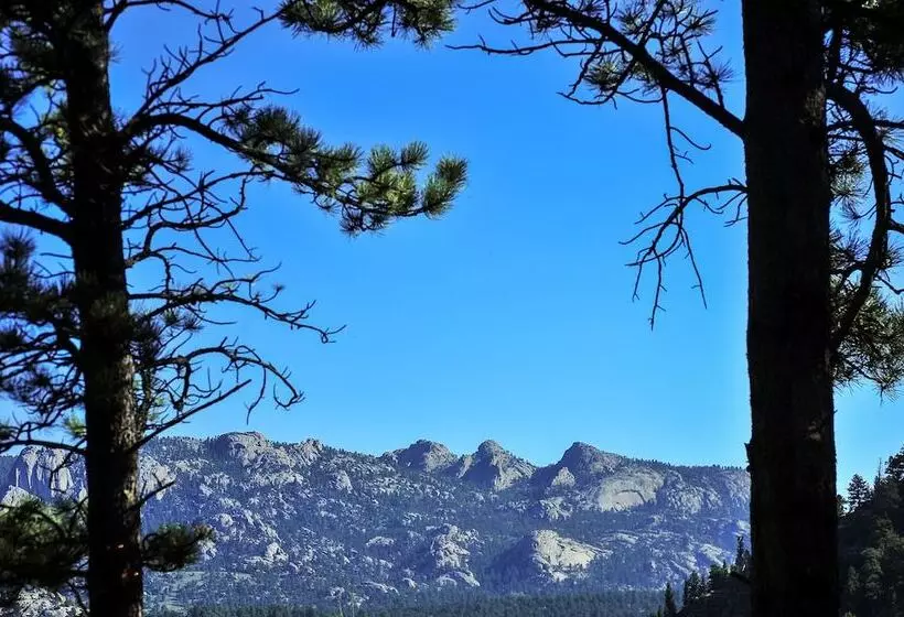 ホテル The Historic Crags Lodge