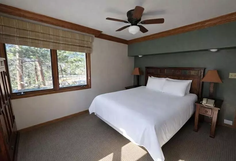 ホテル The Historic Crags Lodge