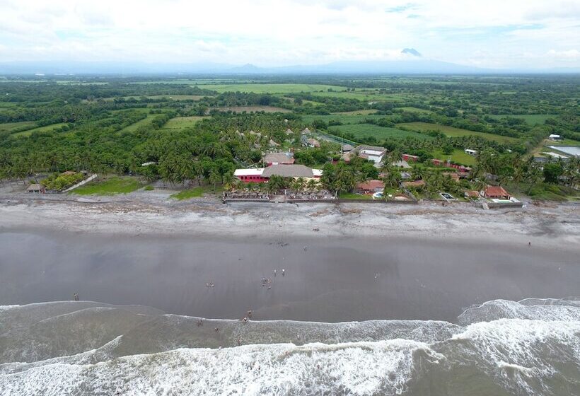 Las Hojas Resort & Beach Club