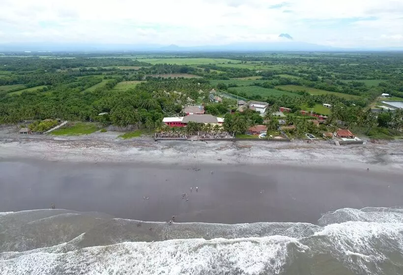 Las Hojas Resort & Beach Club