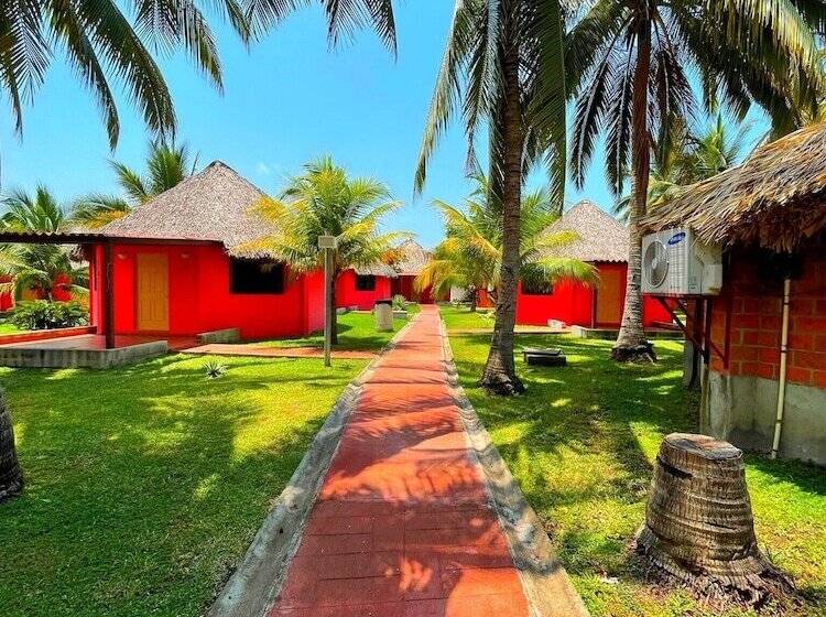 Las Hojas Resort & Beach Club