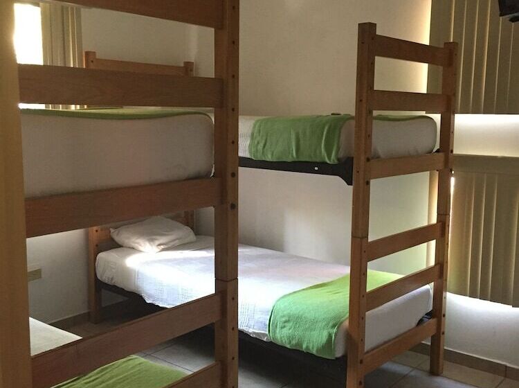 Las Hojas Resort & Beach Club